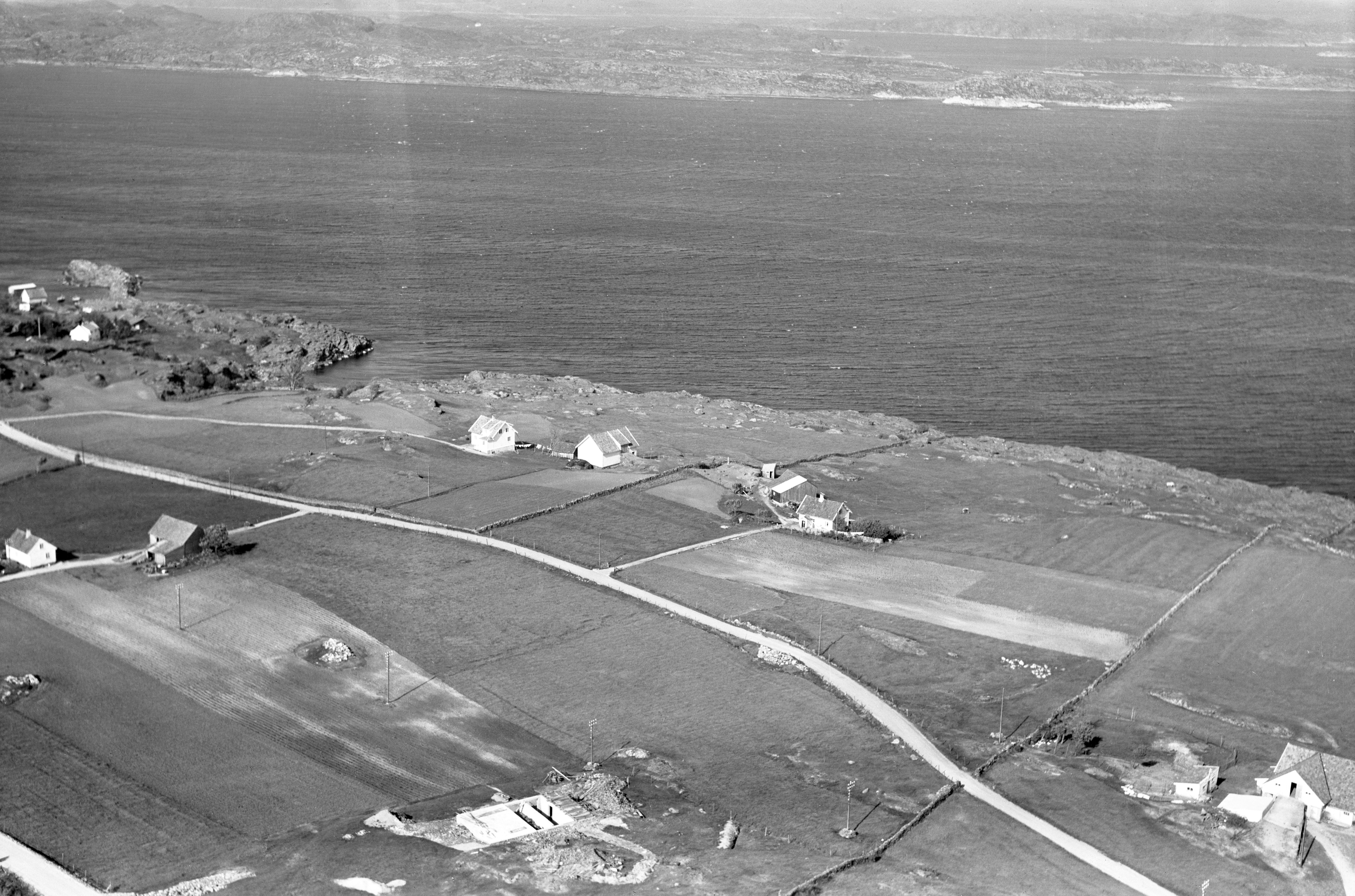 Nordstokke , Grunnmuren nederst i bildet har i  dag hus nr. , Austre Karmøyveg 334. 1954