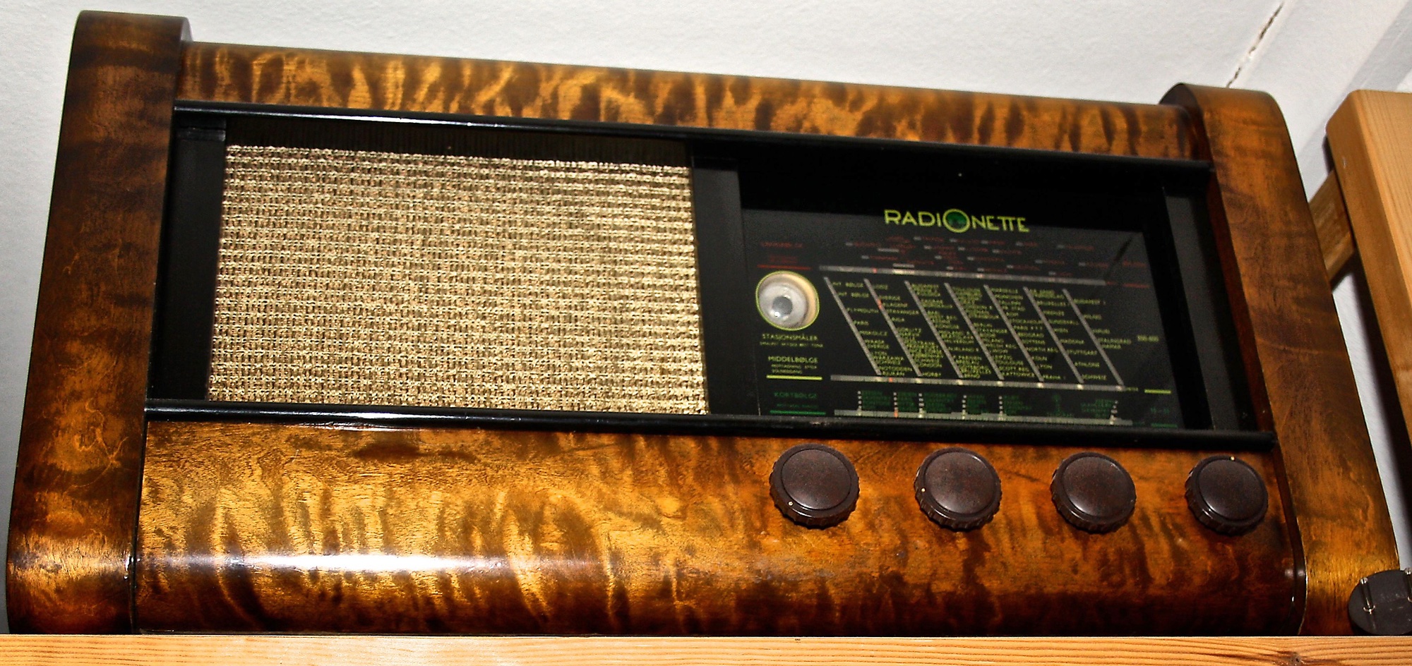 Radioer tilhørende Bjarne Hisdal - Radionette ...