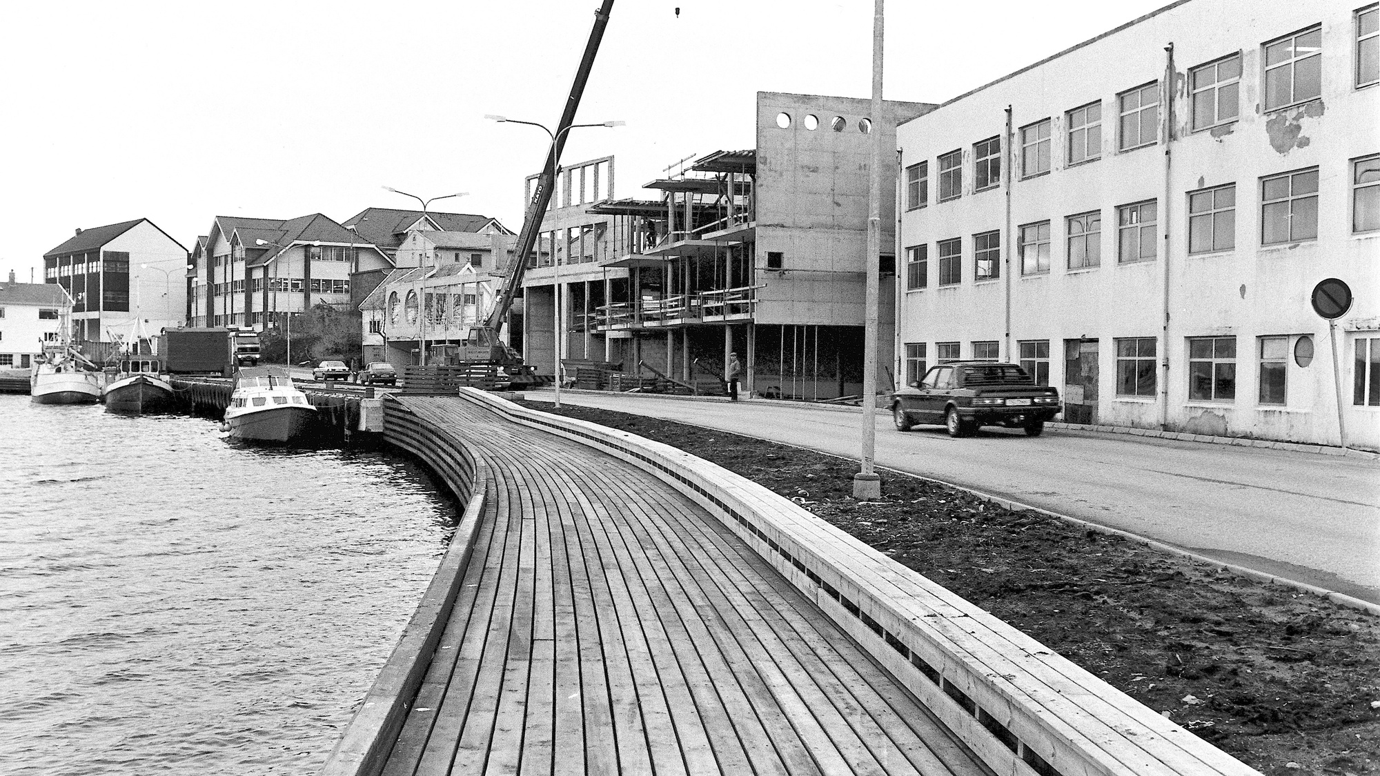Havnegata er ferdig og parkeringshuset er under oppføring på den gamle fisketorget ...