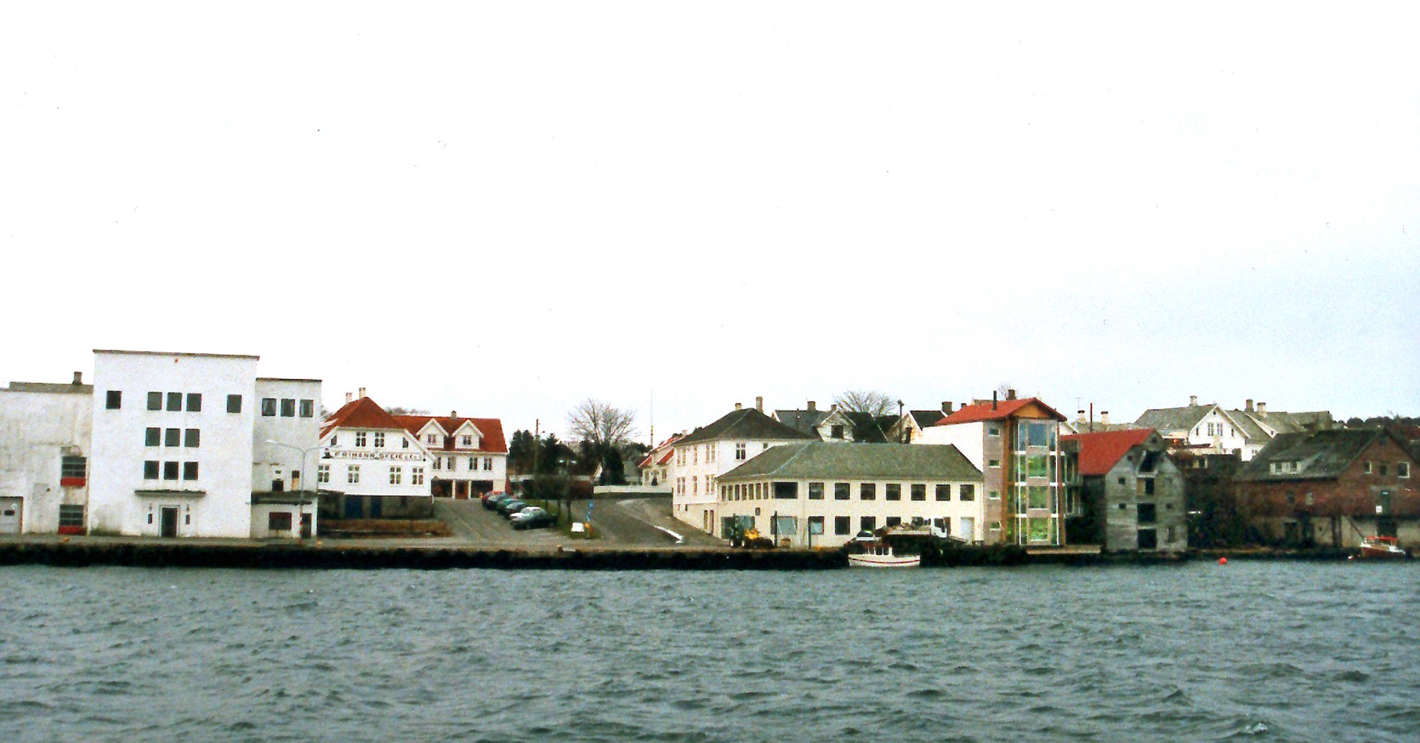 Kopervik havn Vågen med Karmøy Kjølelager, Frimann Skeies skipshandel, Helge Sævik/Borgen ...