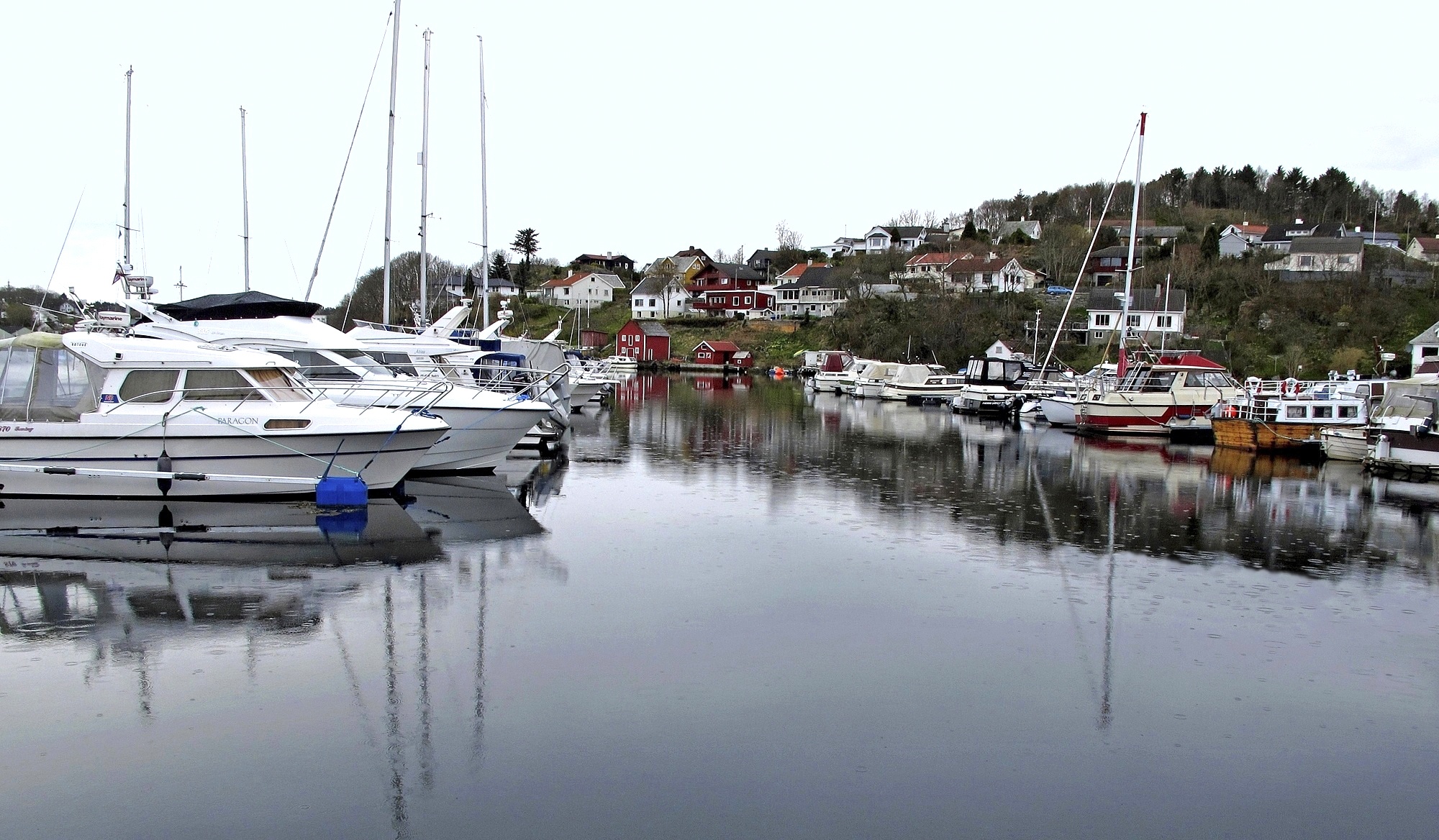 Litt av havnen til Kobbernaglen småbåtforening ...