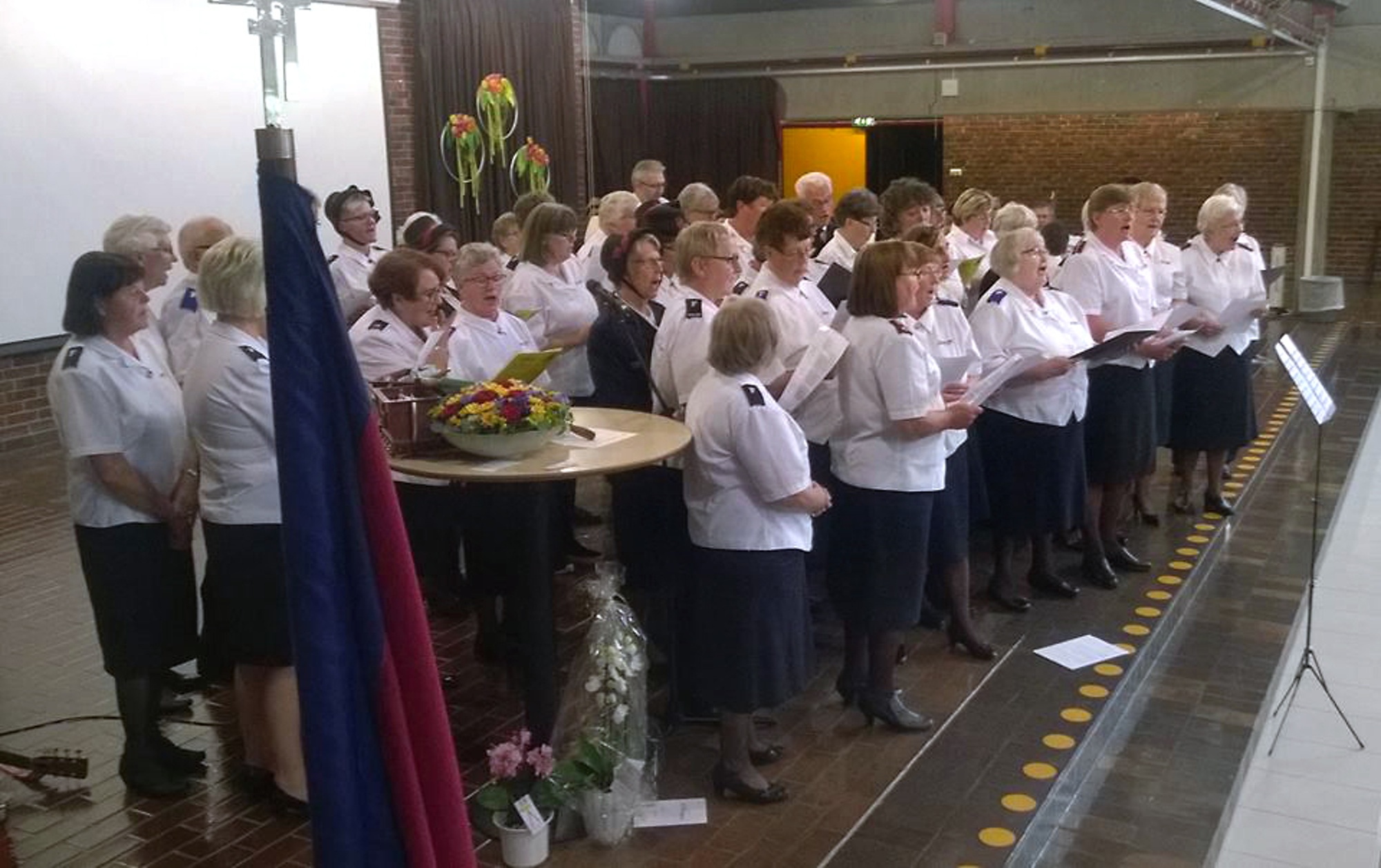 Frelsesarméen i Kopervik arrangerte jubiléumshelg 10. og 11. september 2016 ... Bildet viser strengemusikken fra Kopervik, Haugesund og Skudeneshavn på scenen i gymnaset ..