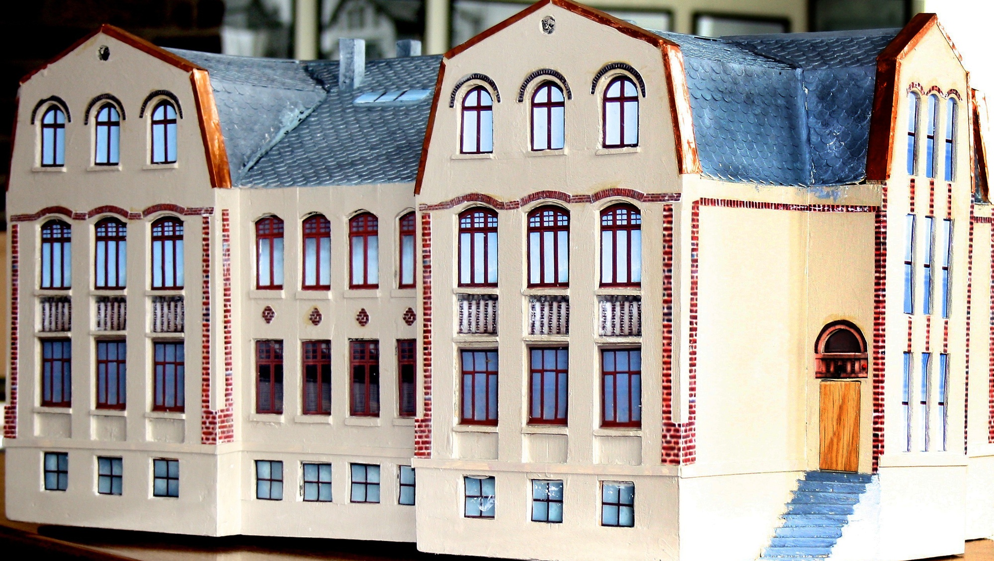 Kopervik skole Ingolf Jøsang har laget denne flotte modellen av Kopervik skole. Modellen befinner seg i Kopervik og omegn historielag sine lokaler ...