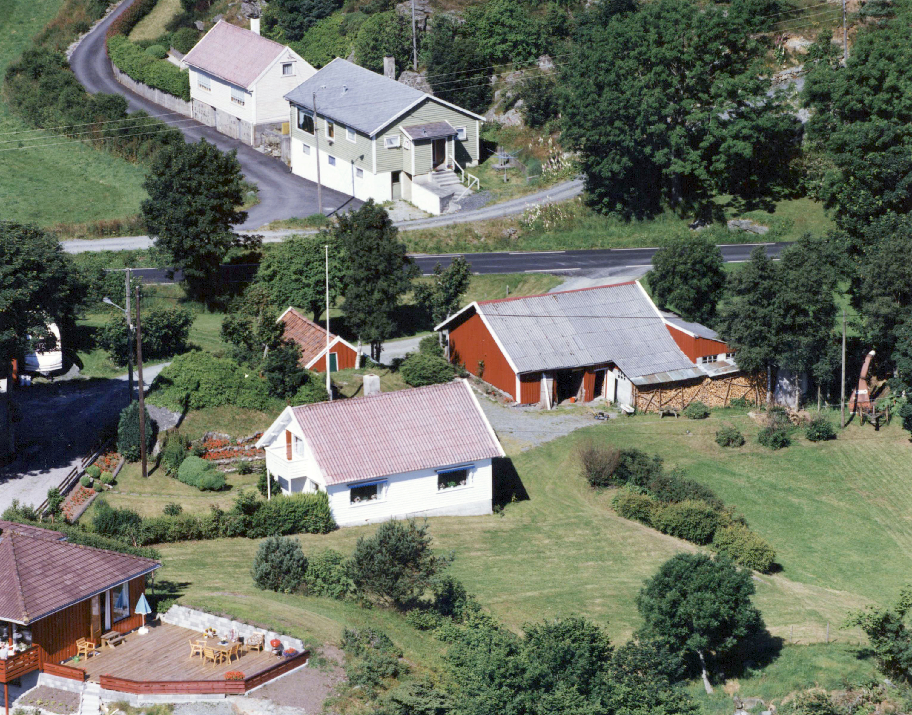 Sørstokke. Huset i senter er Sørstokkehaugen 4. i bakgrunen ser vi Gruvevegen.